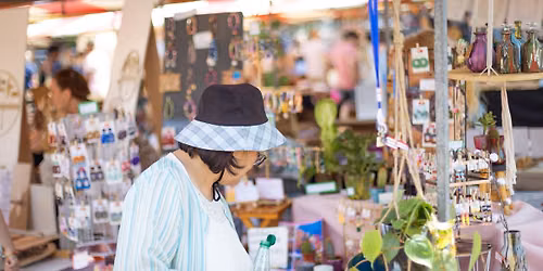 ⭐ SWAN MARKET LEIDEN ⭐ — Braderie en jaarmarkt in Leiden