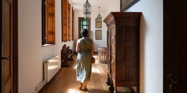 Gratis tentoonstelling en rondleiding in het Utopa Weeshuis — museum-expo in Leiden